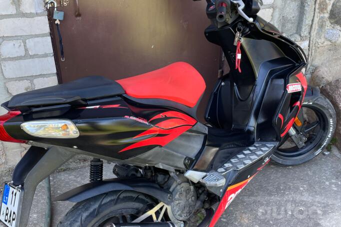 Aprilia SR