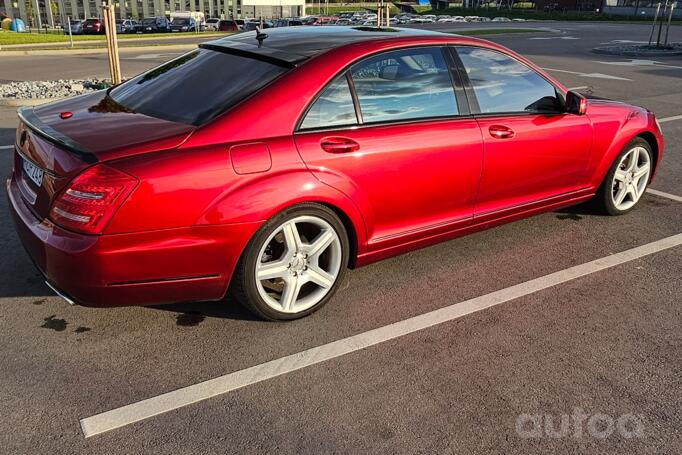 Mercedes-Benz S-Class W221 Sedan Long