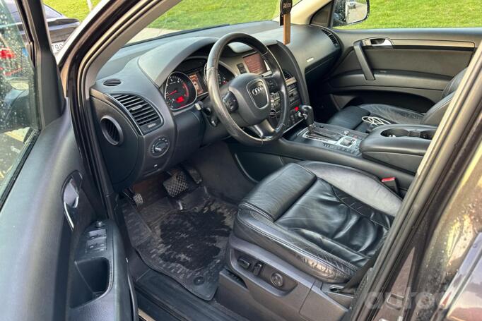 Audi Q7 4L Crossover