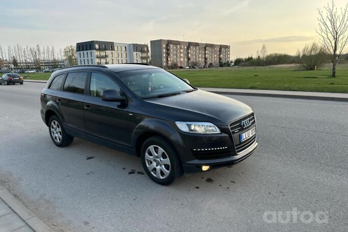Audi Q7 4L Crossover