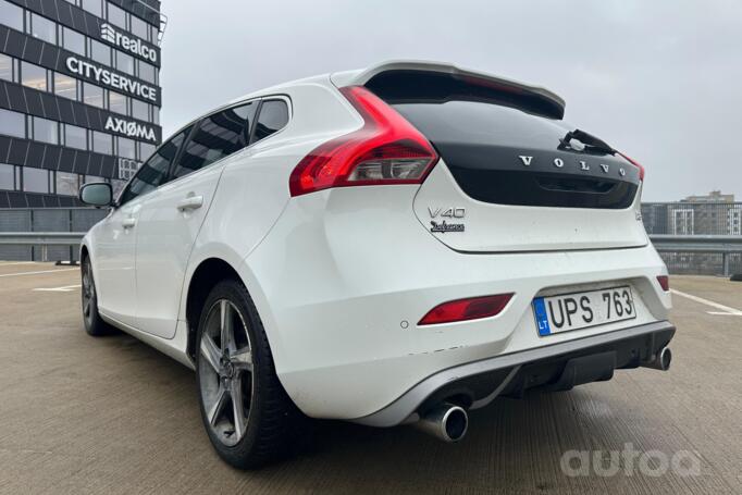 Volvo V40 2 generation Hatchback 5-doors