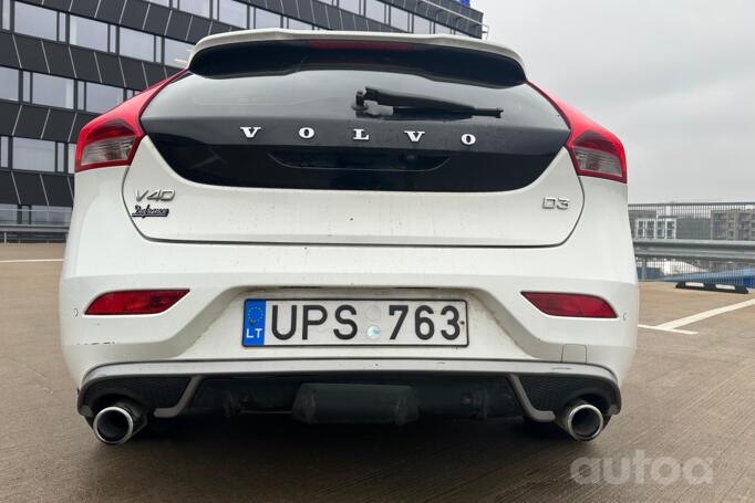 Volvo V40 2 generation Hatchback 5-doors