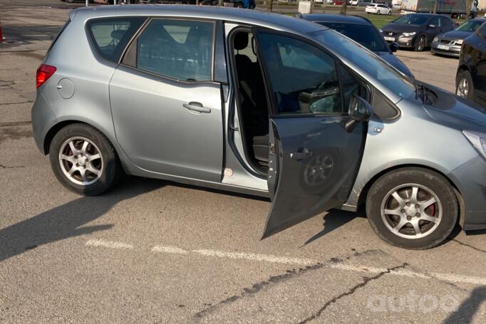 Opel Meriva 2 generation Minivan