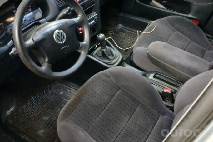 Volkswagen Golf 4 generation Hatchback 5-doors