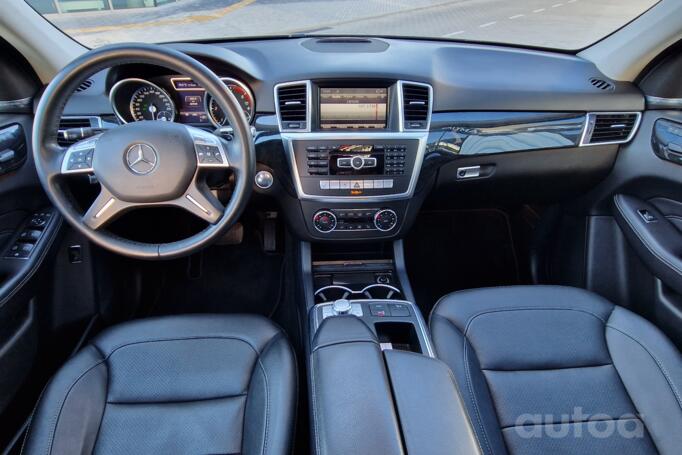 Mercedes-Benz M-Class W166 Crossover 5-doors