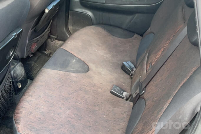 Nissan Note E11 Hatchback