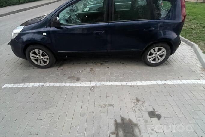 Nissan Note E11 Hatchback