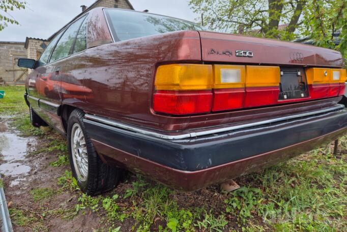 Audi 200 C3 [restyling]