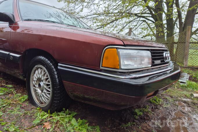 Audi 200 C3 [restyling]