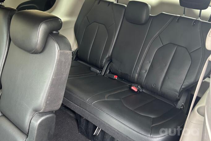 Chrysler Pacifica 2 generation Minivan