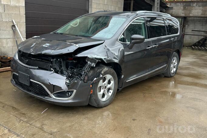 Chrysler Pacifica 2 generation Minivan