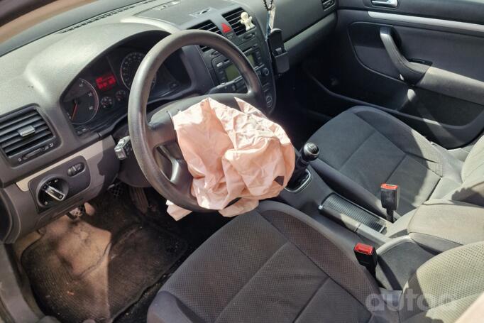 Volkswagen Golf 5 generation Hatchback 5-doors