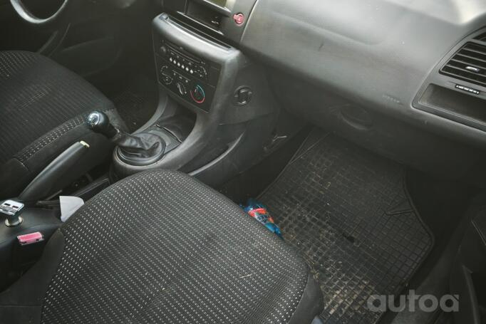 Citroen C4 1 generation [restyling] Hatchback 5-doors