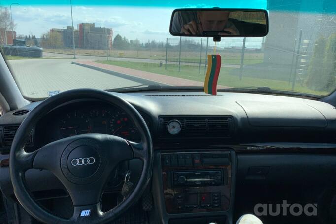 Audi A4 B5 Avant wagon 5-doors