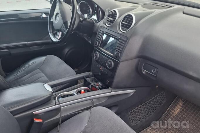 Mercedes-Benz M-Class W164 Crossover 5-doors