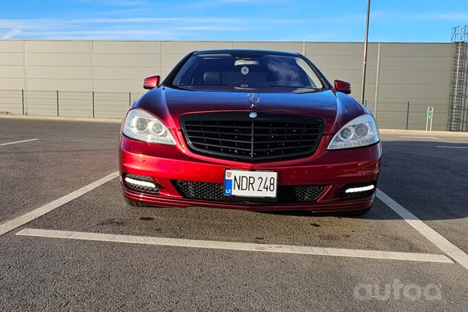 Mercedes-Benz S-Class W221 Sedan Long