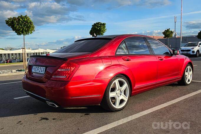 Mercedes-Benz S-Class W221 Sedan Long