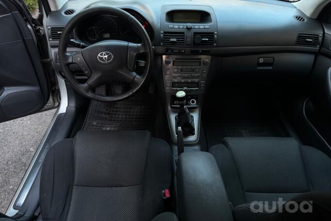 Toyota Avensis 2 generation wagon