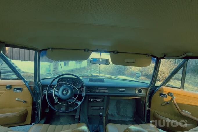 Mercedes-Benz W114 1 generation