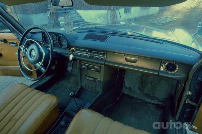 Mercedes-Benz W114 1 generation