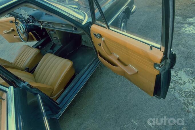 Mercedes-Benz W114 1 generation