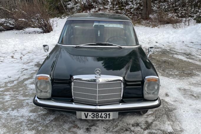 Mercedes-Benz W114 1 generation