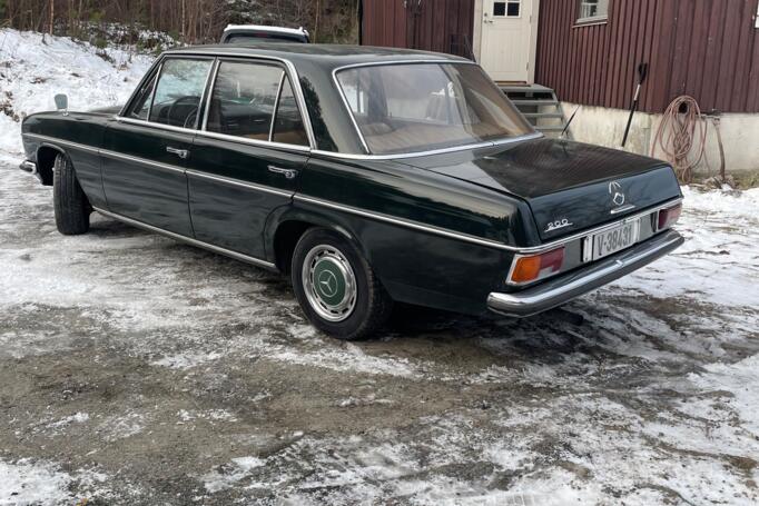 Mercedes-Benz W114 1 generation