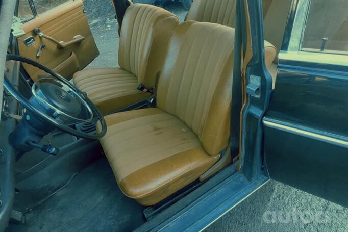 Mercedes-Benz W114 1 generation