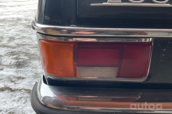 Mercedes-Benz W114 1 generation