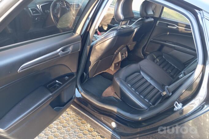 Ford Fusion (North America) 2 generation [restyling] Sedan
