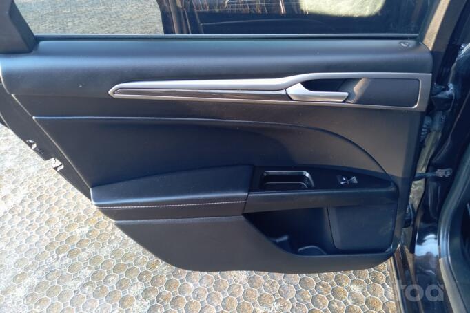 Ford Fusion (North America) 2 generation [restyling] Sedan