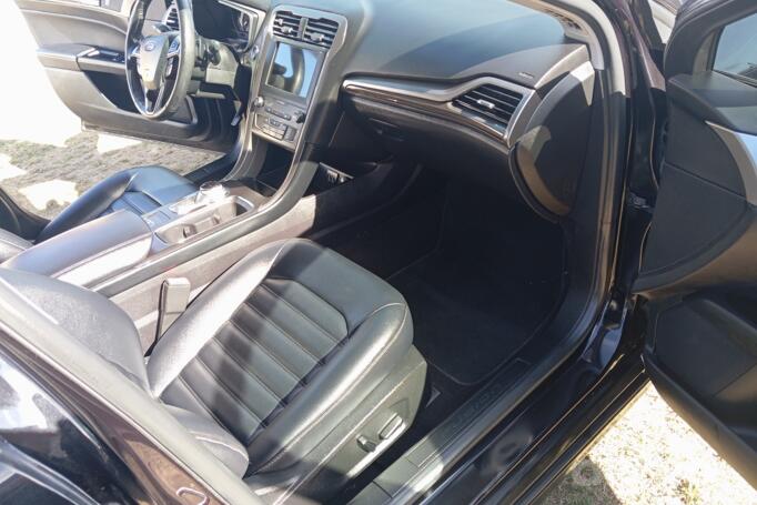 Ford Fusion (North America) 2 generation [restyling] Sedan