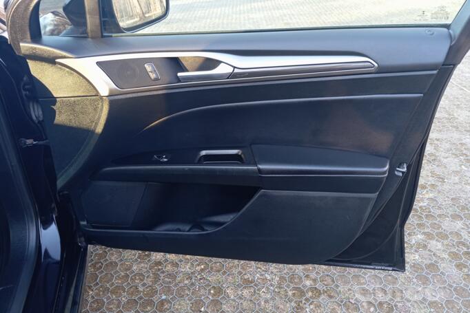 Ford Fusion (North America) 2 generation [restyling] Sedan