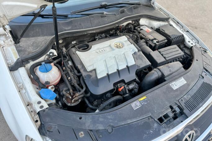 Volkswagen Passat B6 Sedan 4-doors