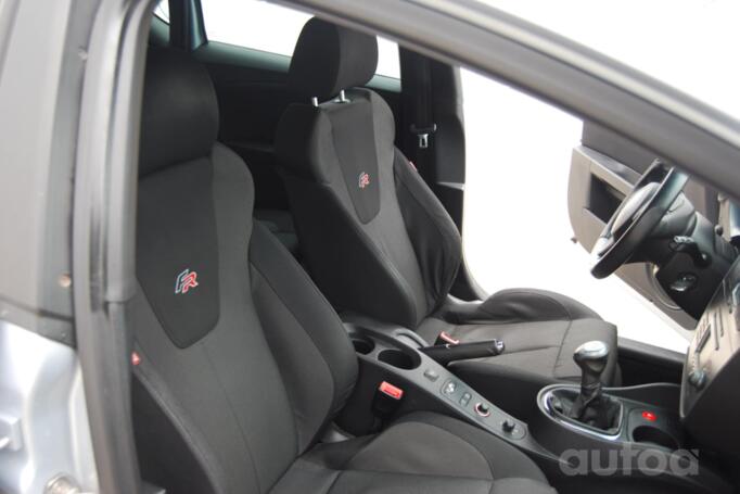 SEAT Leon 2 generation Hatchback 5-doors
