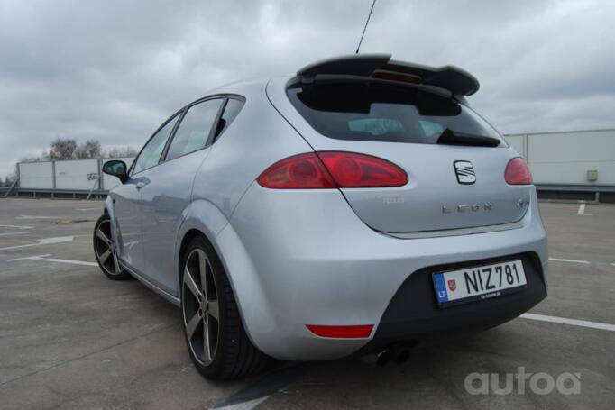 SEAT Leon 2 generation Hatchback 5-doors