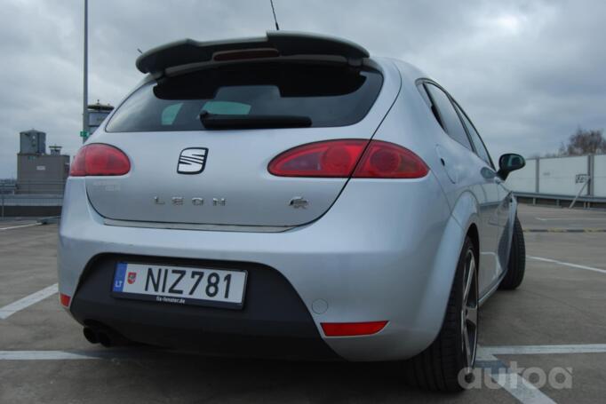 SEAT Leon 2 generation Hatchback 5-doors