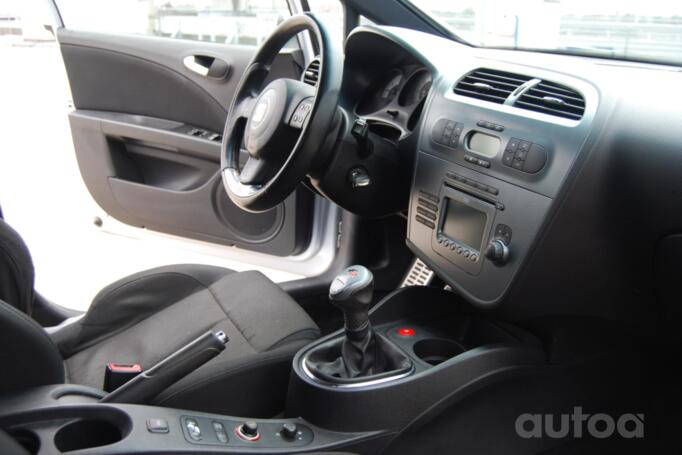 SEAT Leon 2 generation Hatchback 5-doors