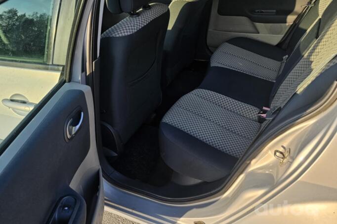 Renault Megane 2 generation Hatchback 5-doors