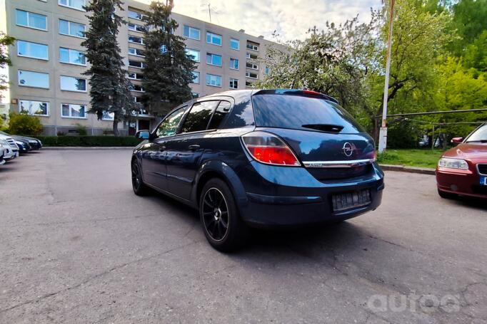 Opel Astra H Hatchback