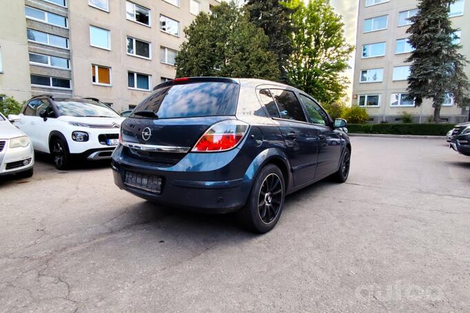 Opel Astra H Hatchback