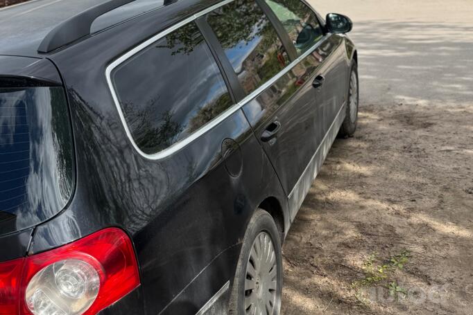 Volkswagen Passat B6 wagon 5-doors