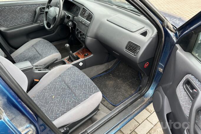 Nissan Primera P11 Sedan