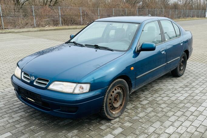 Nissan Primera P11 Sedan