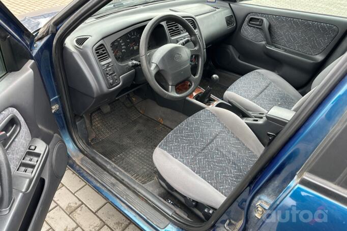 Nissan Primera P11 Sedan