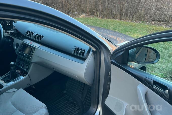Volkswagen Passat B6 wagon 5-doors