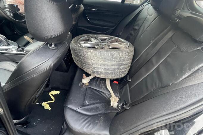 BMW 1 Series F20/F21 [restyling] Hatchback