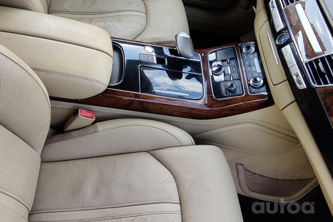 Audi A8 D4/4H Sedan