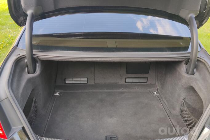 Audi A8 D4/4H Sedan