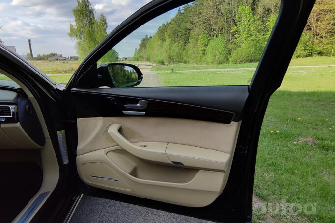 Audi A8 D4/4H Sedan